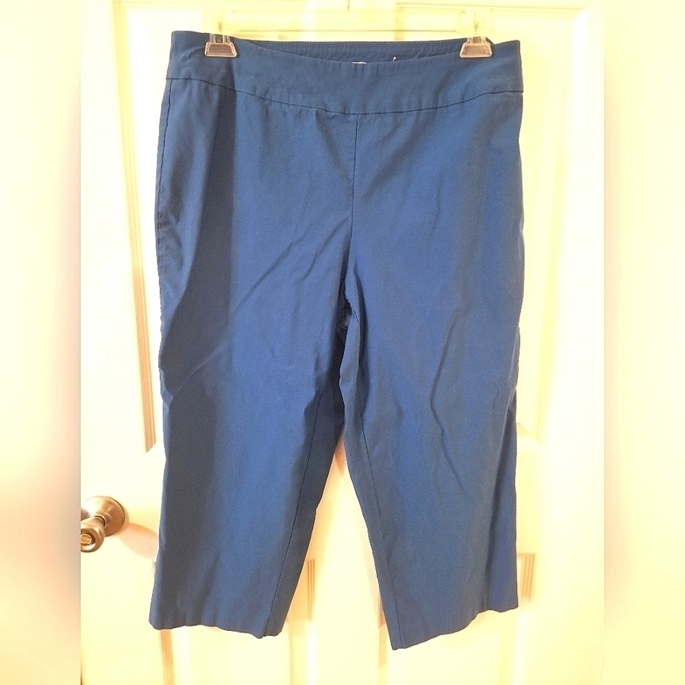 EST. 1946 Capri Pants
